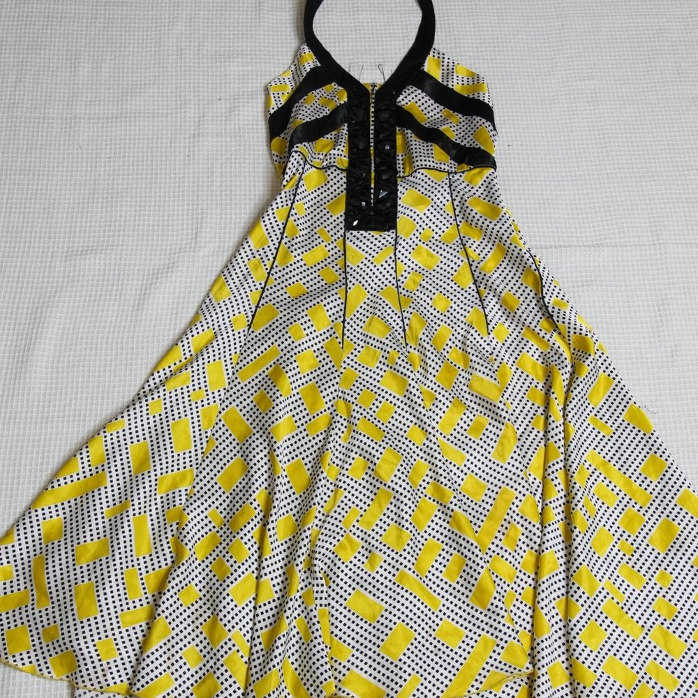 BEAUTIFUL GLOBUS DRESS FOR SUMMER - Picture 3 of 10